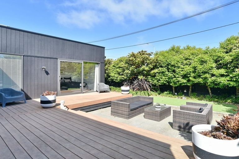 Photo of property in 102 Hills Road, Edgeware, Christchurch, 8013