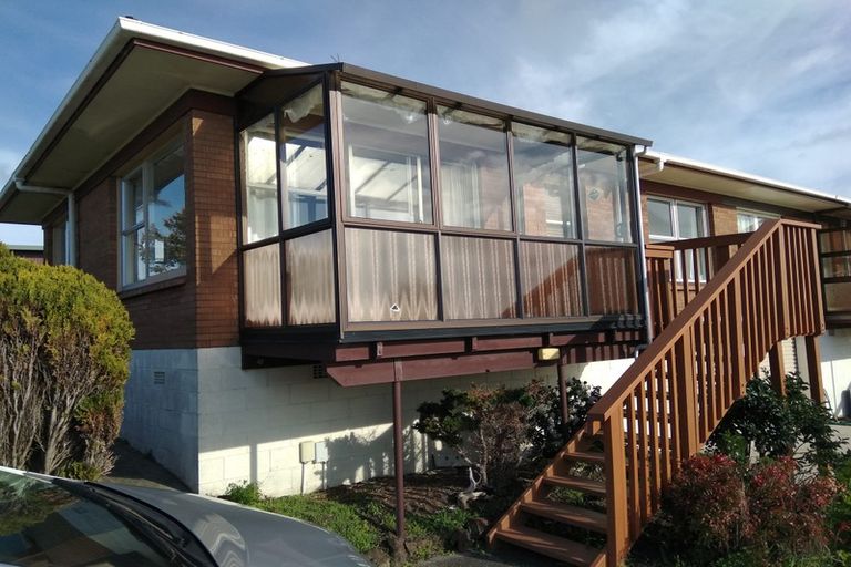 Photo of property in 1/26 Marcel Place, Glenfield, Auckland, 0629