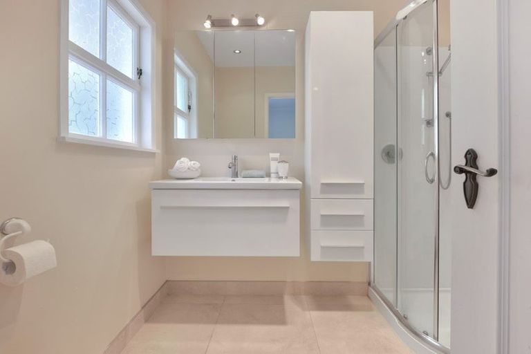 Photo of property in 2/8 Pierce Road, Milford, Auckland, 0620