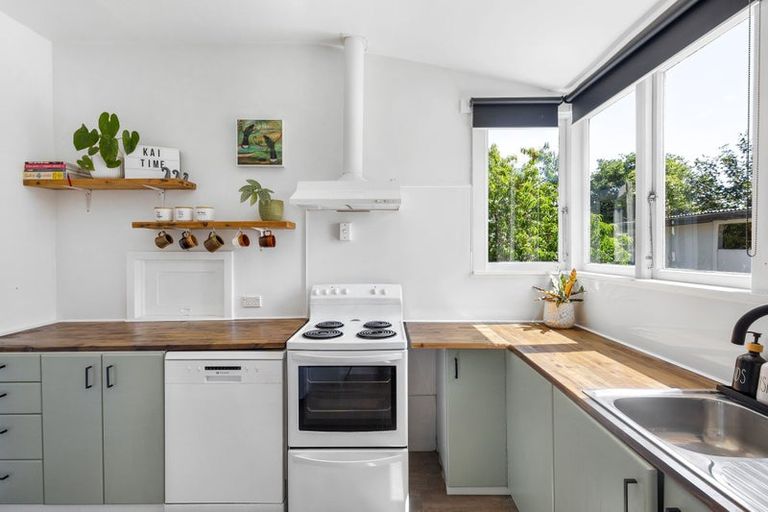 Photo of property in 59 Mcgregors Road, Bromley, Christchurch, 8062