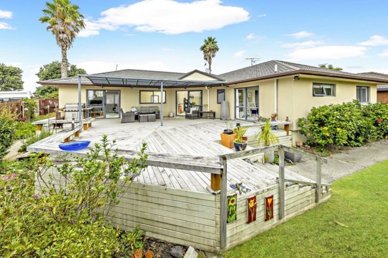 Photo of property in 13 Longford Park Drive, Takanini, 2112