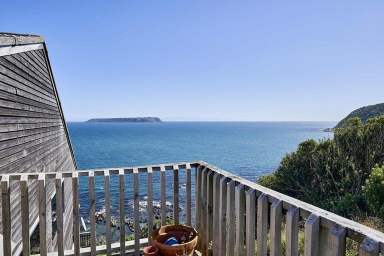 Photo of property in 9 Ogilvy Terrace, Plimmerton, Porirua, 5026