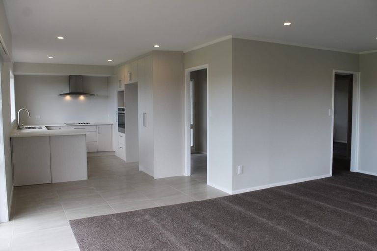 Photo of property in 2/33 Tyrian Close, Half Moon Bay, Auckland, 2012
