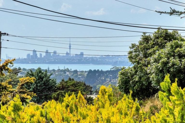 Photo of property in 92 Waimumu Road, Massey, Auckland, 0614