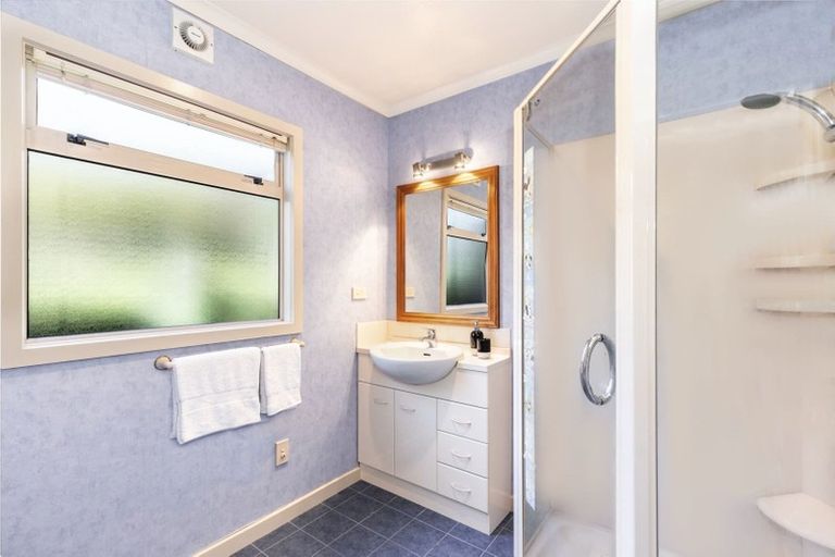 Photo of property in 7 Fairview Terrace, Waipahihi, Taupo, 3330