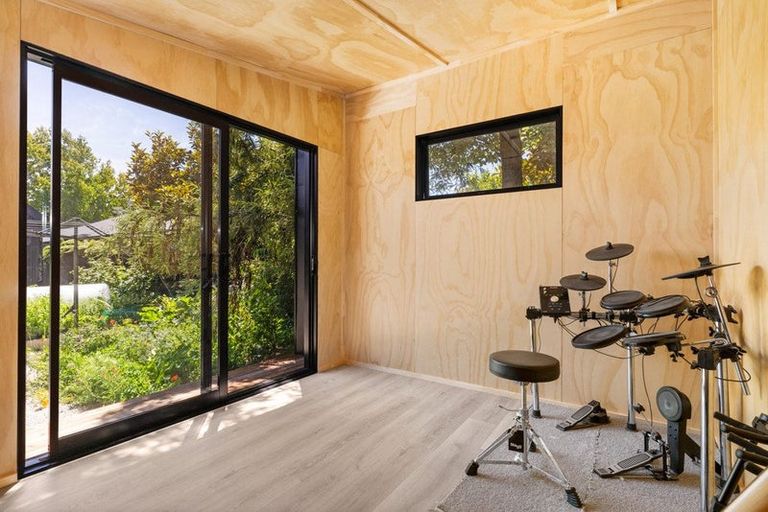 Photo of property in 108 Tomes Road, St Albans, Christchurch, 8052