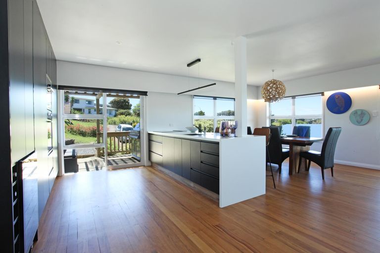 Photo of property in 44 Wainui Road, Raglan, 3225