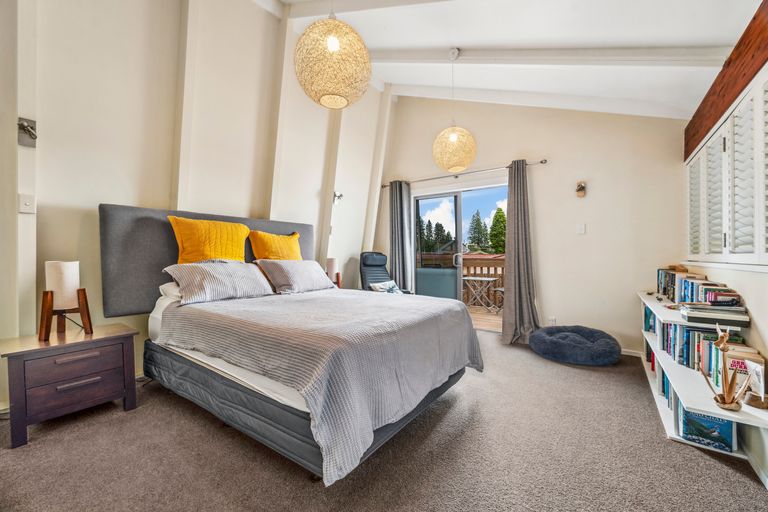 Photo of property in 1 Waitawa Place, Lynmore, Rotorua, 3010