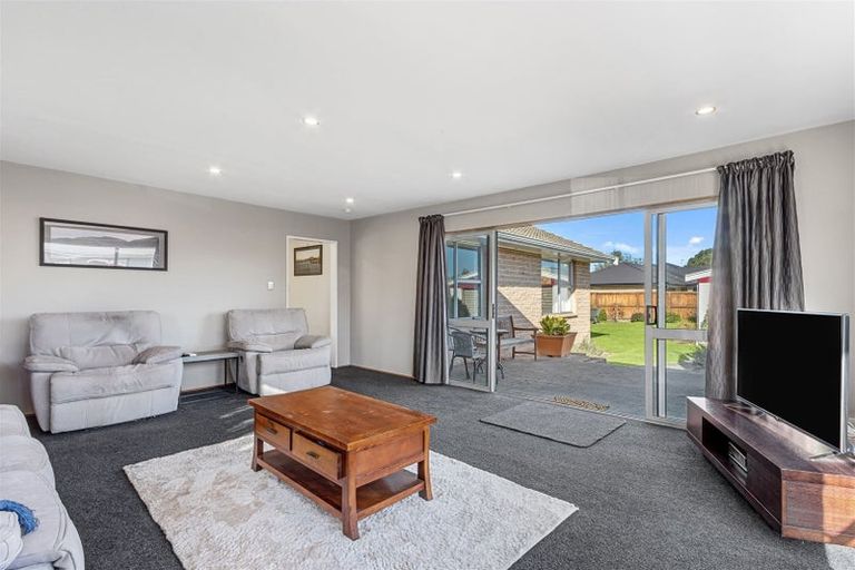 Photo of property in 16 Thompsons Road, Belfast, Christchurch, 8051