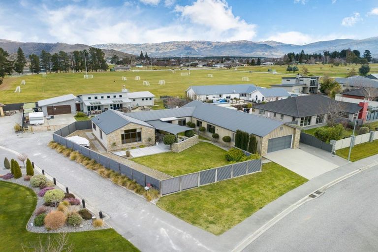 Photo of property in 15 Sunhaven Cove, Cromwell, 9310