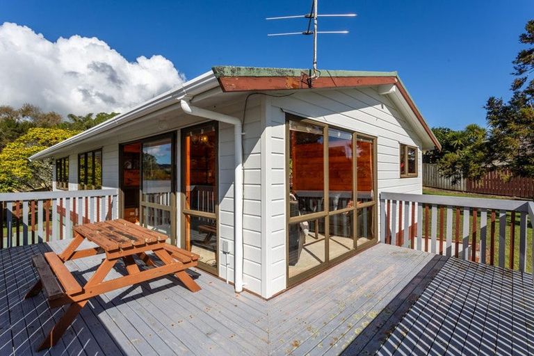 Photo of property in 13 Rautawhiri Road, Helensville, 0800