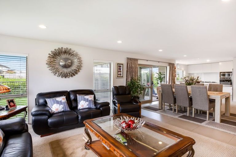 Photo of property in 8 Allium Avenue, Karaka, Papakura, 2113