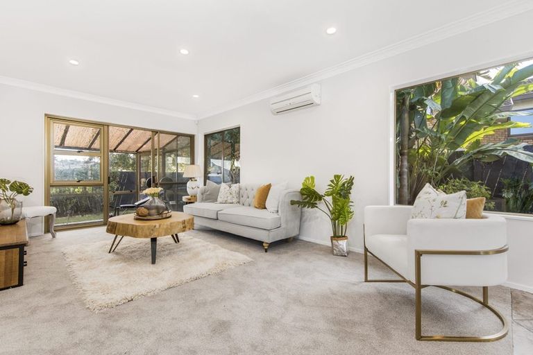 Photo of property in 13 Reynard Terrace, Conifer Grove, Takanini, 2112