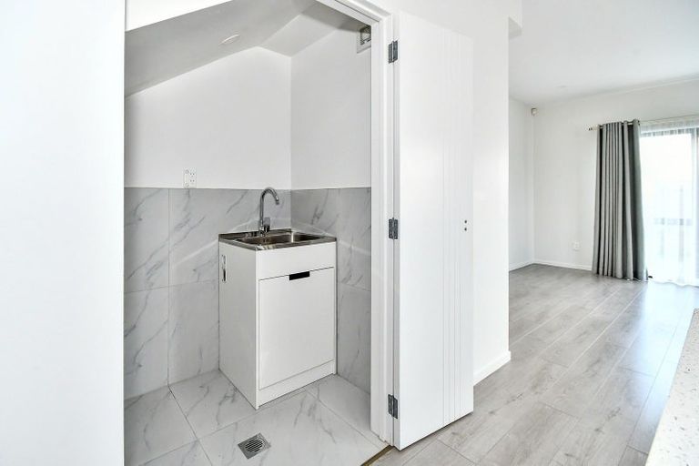 Photo of property in 2 Peara Lane, Karaka, Papakura, 2113