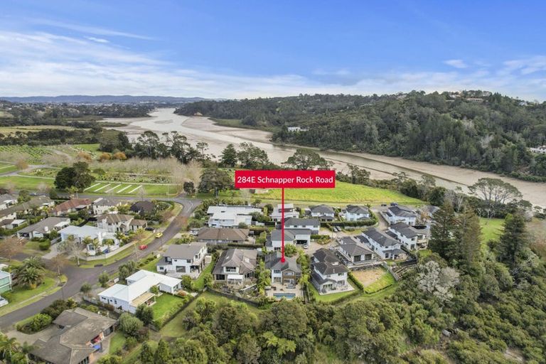 Photo of property in 284e Schnapper Rock Road, Schnapper Rock, Auckland, 0632