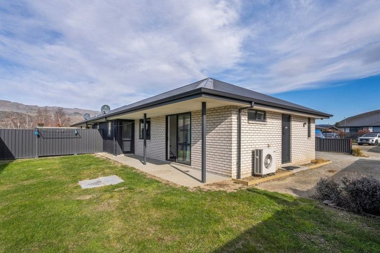 Photo of property in 34a-b Stratford Drive, Mount Pisa, Cromwell, 9383