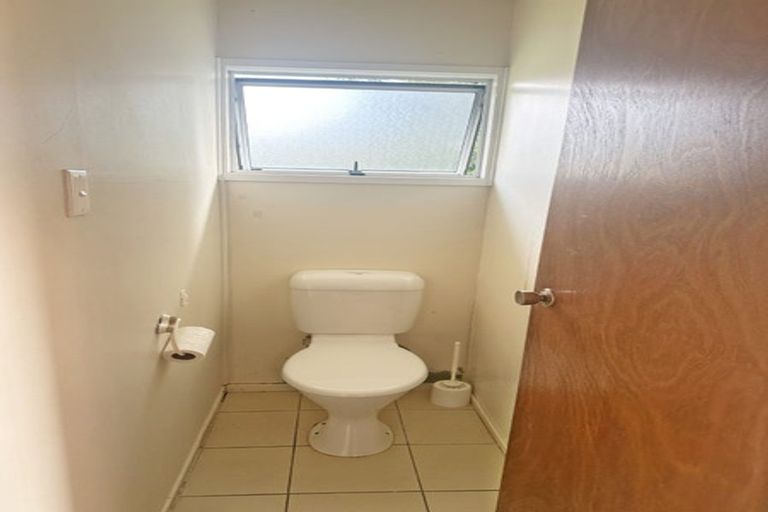 Photo of property in 30 Sungrove Rise, Sunnyvale, Auckland, 0612