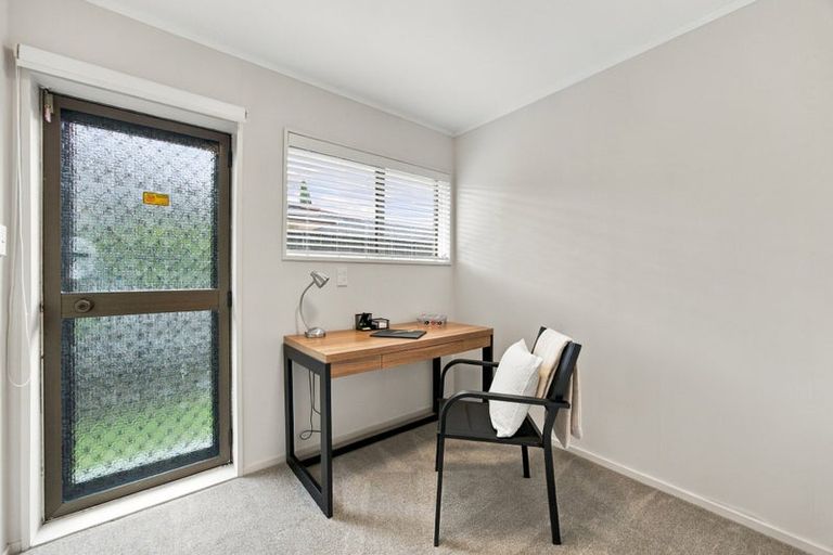 Photo of property in 2/82 Florence Avenue, Orewa, 0931