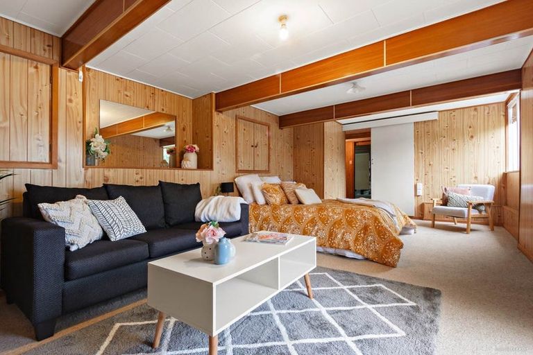 Photo of property in 28 Hilling Street, Titirangi, Auckland, 0604