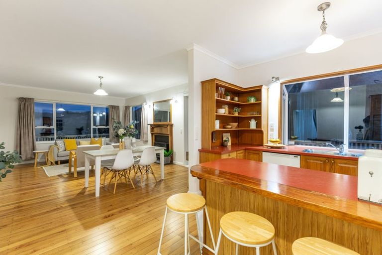 Photo of property in 76 Tilley Road, Paekakariki, 5034