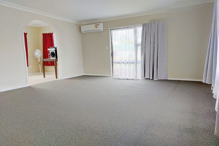 Photo of property in 25 Moncrieff Avenue, Clendon Park, Auckland, 2103