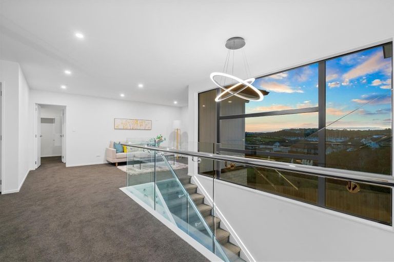 Photo of property in 100 Parkview Drive, Gulf Harbour, Whangaparaoa, 0930
