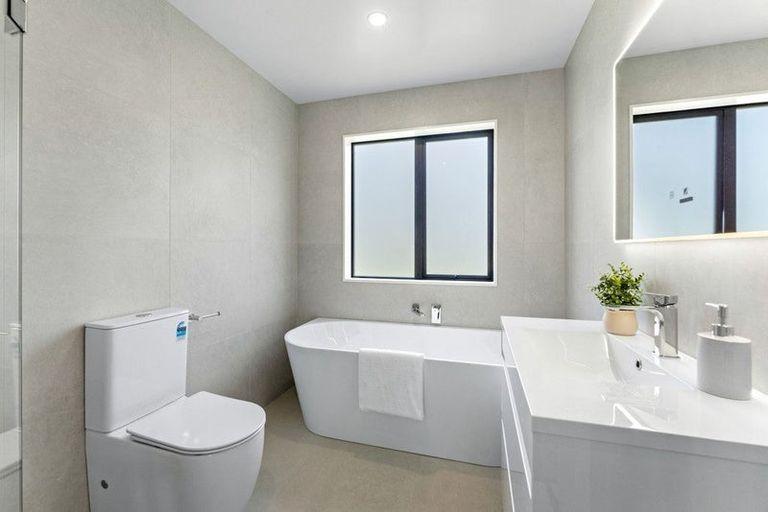 Photo of property in 38a Hyperion Drive, Randwick Park, Auckland, 2105