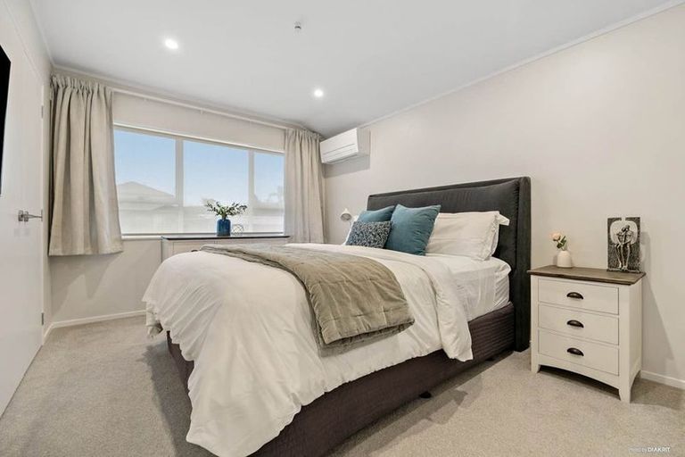 Photo of property in 1/14 Kallaroo Place, Botany Downs, Auckland, 2010