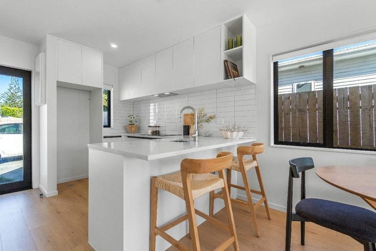 Photo of property in 1/3 Eskdale Road, Birkdale, Auckland, 0626
