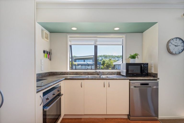 Photo of property in 15 Marlin Street, Whitianga, 3510