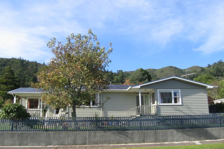 Photo of property in 1 Zeala Grove, Stokes Valley, Lower Hutt, 5019