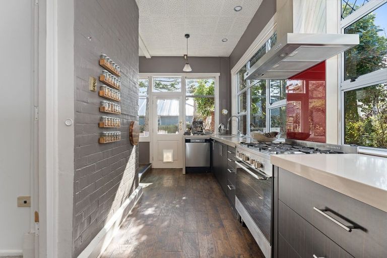 Photo of property in 20 Hargest Crescent, Saint Kilda, Dunedin, 9012