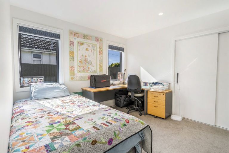 Photo of property in 42 Mary Street, Winton, 9720