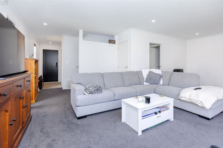 Photo of property in 2/44 Glenview Terrace, Glenview, Hamilton, 3206