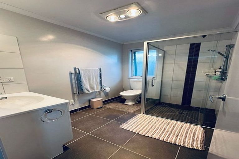 Photo of property in 220 Harbourside Drive, Karaka, Papakura, 2113