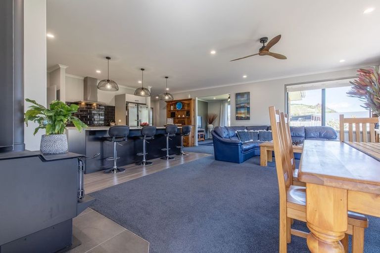 Photo of property in 8 Komahimahi Way, Motuoapa, 3382