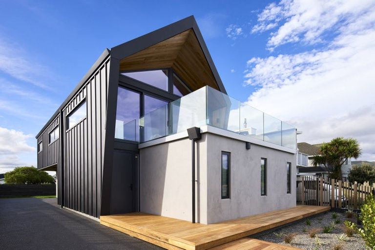 Photo of property in 239 The Esplanade, Petone, Lower Hutt, 5012