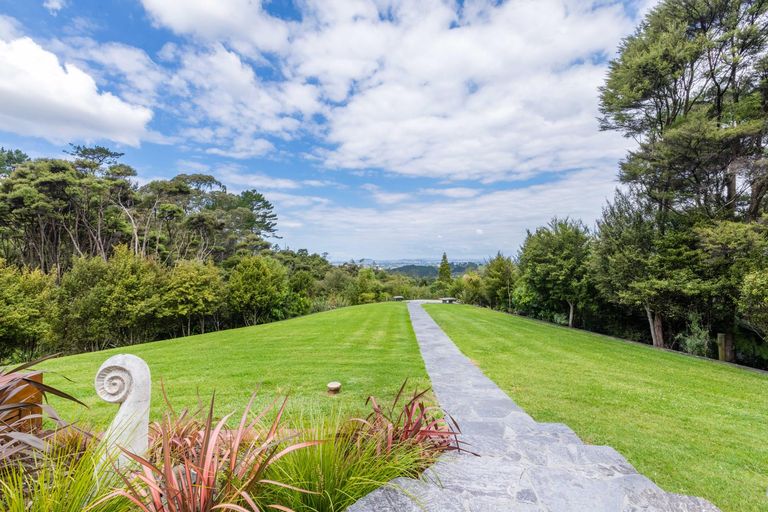 Photo of property in 33 Sunnyvale Road, Swanson, Auckland, 0614
