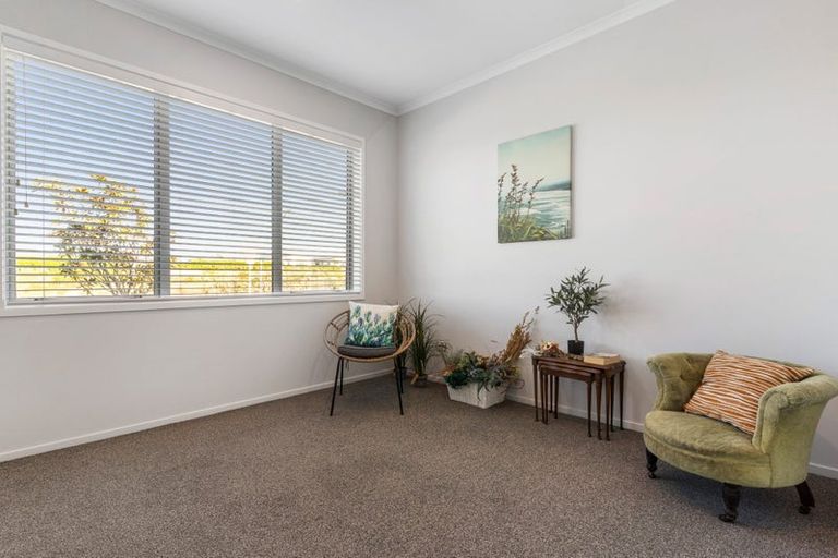Photo of property in 8 Huarahi Pai Road, Huapai, Kumeu, 0810