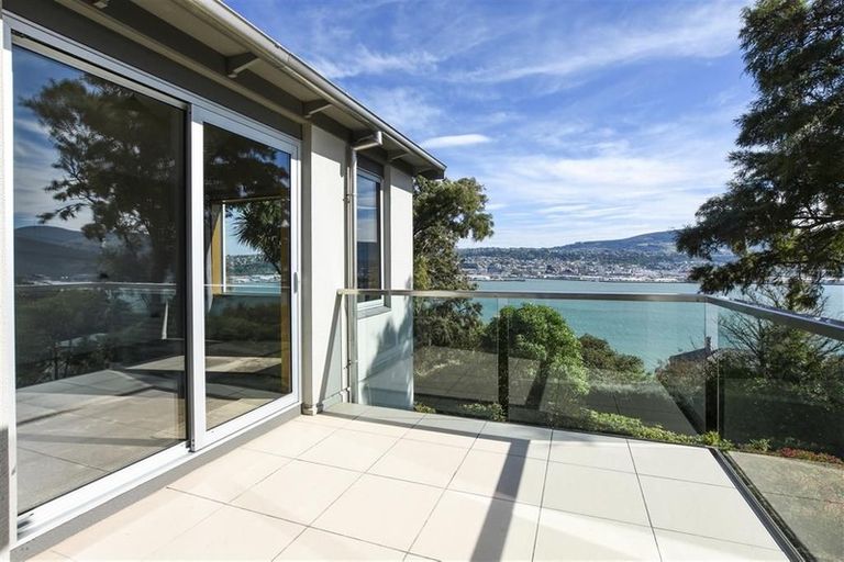Photo of property in 17 Cornwall Street, Vauxhall, Dunedin, 9013