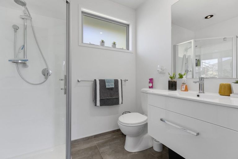 Photo of property in 17a Heta Road, Highlands Park, New Plymouth, 4312