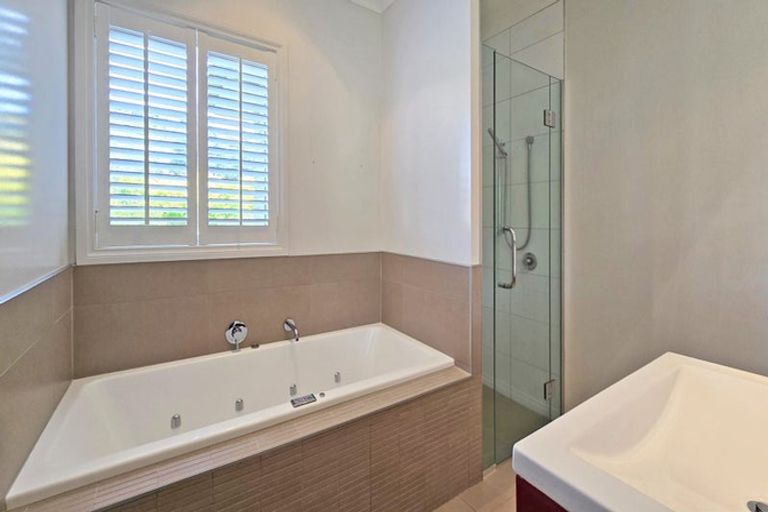 Photo of property in 72 Kent Terrace, Taradale, Napier, 4112