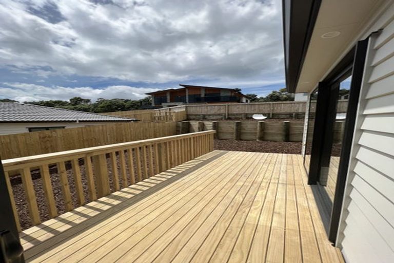Photo of property in 12 Springhill Lane, Sunnyvale, Auckland, 0612