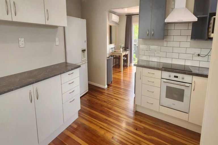 Photo of property in 11 Shackleton Grove, Stokes Valley, Lower Hutt, 5019