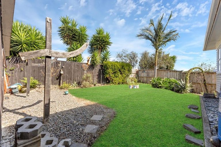 Photo of property in 22 Rosehill Drive, Rosehill, Papakura, 2113