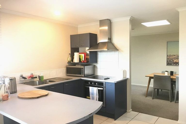 Photo of property in 1 Canonbie Place, East Tamaki Heights, Auckland, 2016