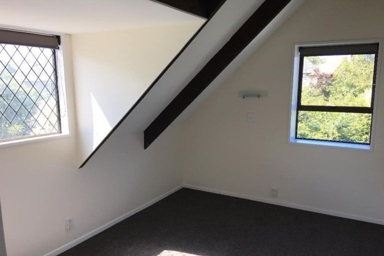 Photo of property in 33b Lochee Road, Upper Riccarton, Christchurch, 8041