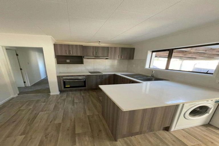 Photo of property in 102 Stapleford Crescent, Browns Bay, Auckland, 0630