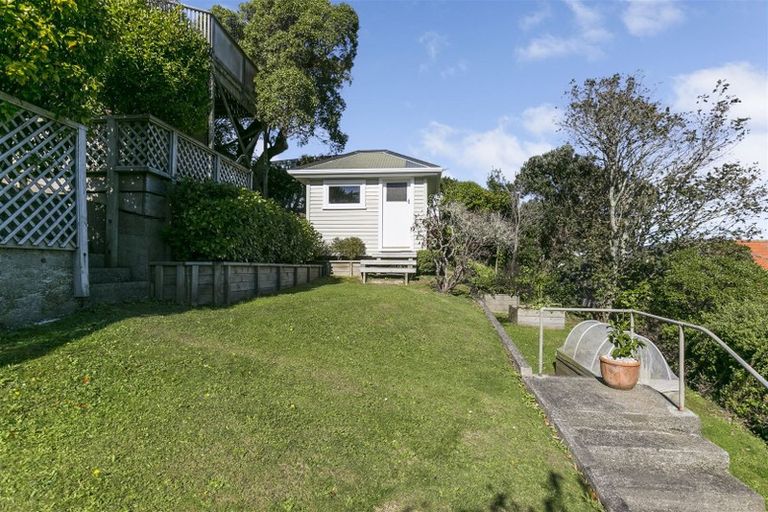 Photo of property in 9 Shortland Street, Khandallah, Wellington, 6035