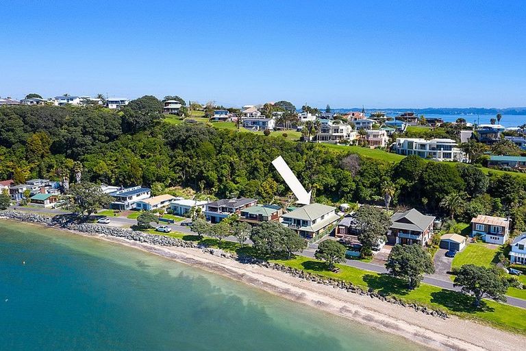 Photo of property in 20 Matakatia Parade, Matakatia, Whangaparaoa, 0930